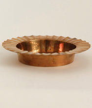 Load image into Gallery viewer, Solid Brass Ash Tray
