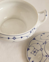 Load image into Gallery viewer, Vintage Bavaria Strawflower Tureen
