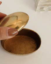 Load image into Gallery viewer, Vintage Solid Brass Box
